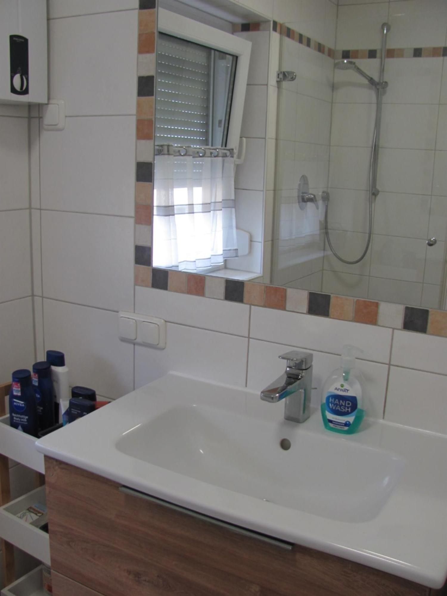 #3 Gemuetliches Ruhiges Zimmer Gartenblick, Gemeinschaftsbad W-Lan Airport Nah Gelegen Mit Late Night Check In Haus Nr 9,5 Trunkelsberg Ngoại thất bức ảnh